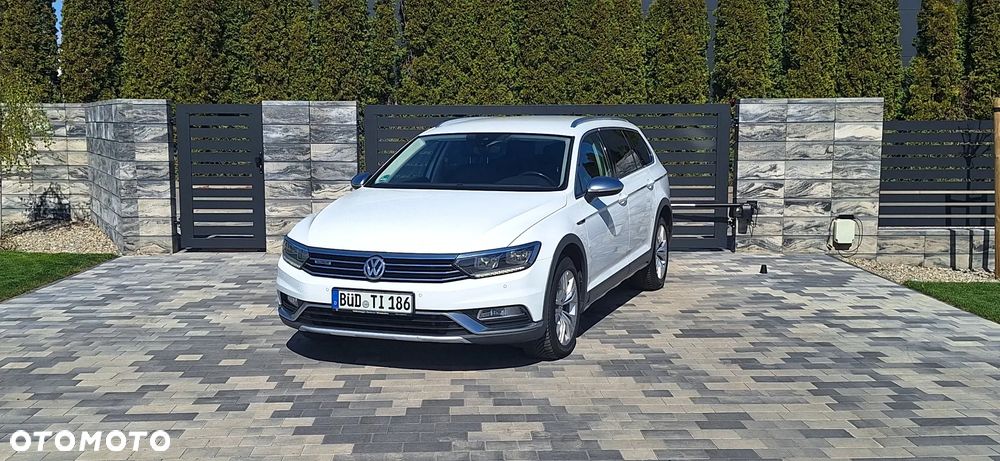 Volkswagen Passat 2.0 TDI SCR DSG 4Motion Elegance - 2