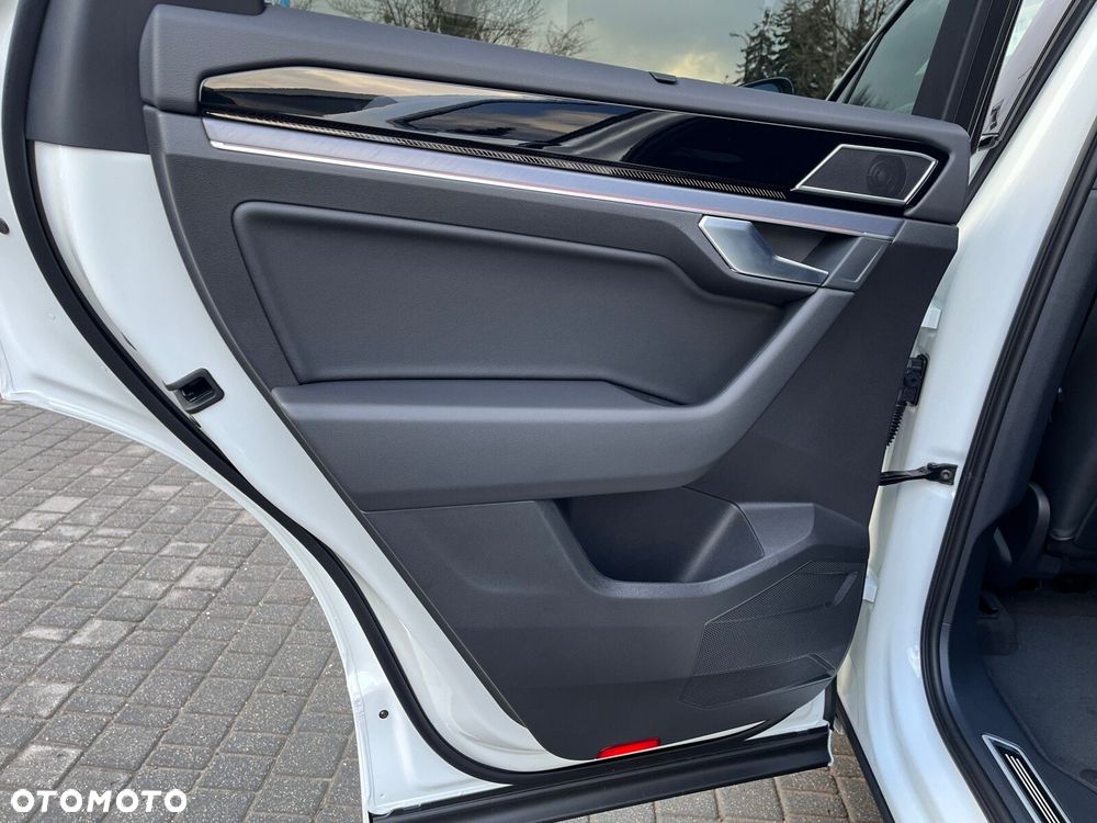 Volkswagen Touareg 3.0 V6 TDI 4Motion R-Line - 12