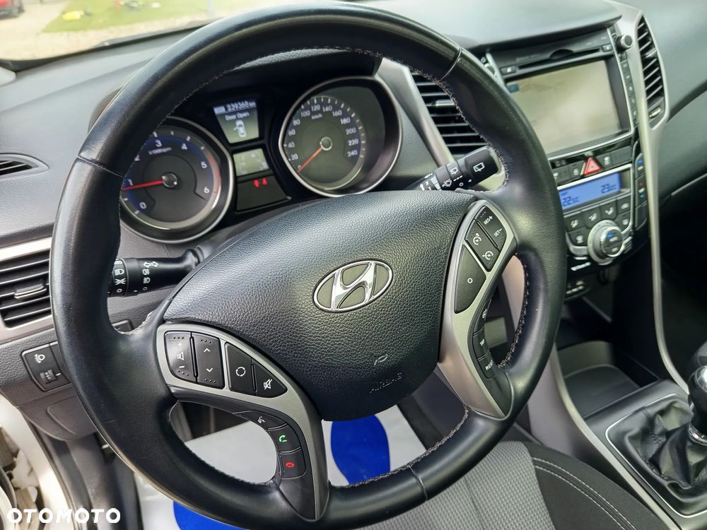 Hyundai i30 1.6 CRDi BlueDrive Premium - 37