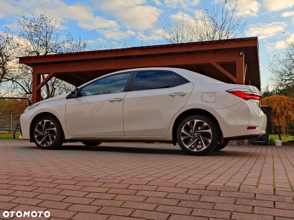 Toyota Corolla 1.6 50th Anniversary MS - 3