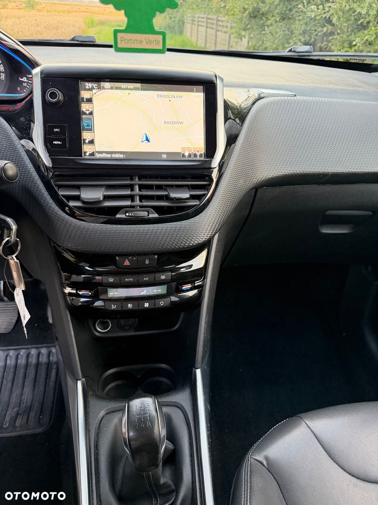 Peugeot 2008 1.6 e-HDi Allure S&S - 13