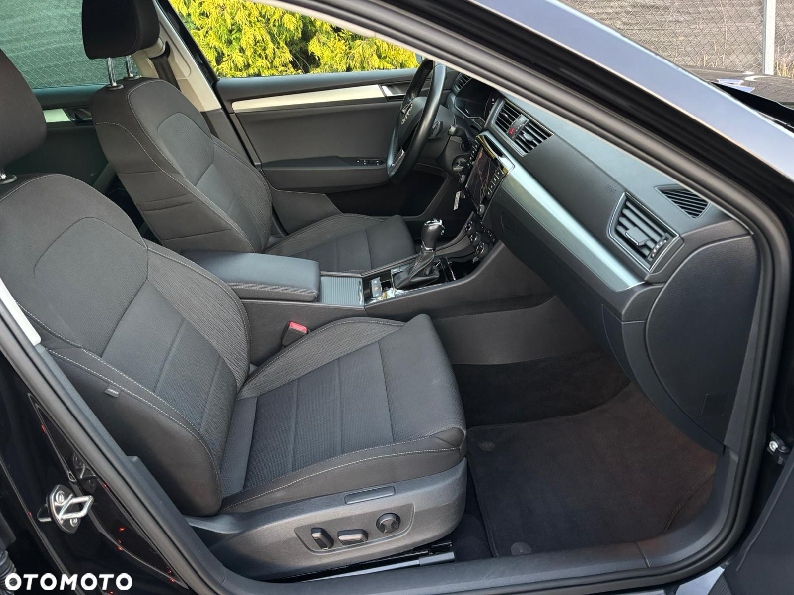 Skoda Superb 2.0 TDI DSG Premium Edition - 16