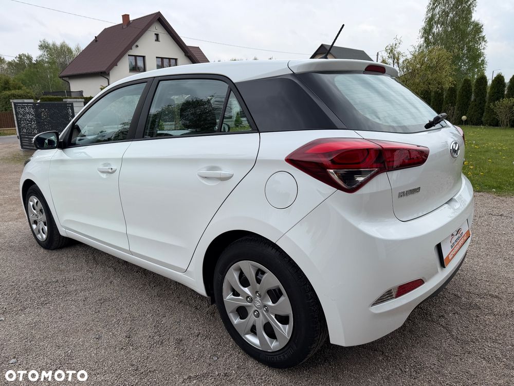 Hyundai i20 blue 1.2 - 14