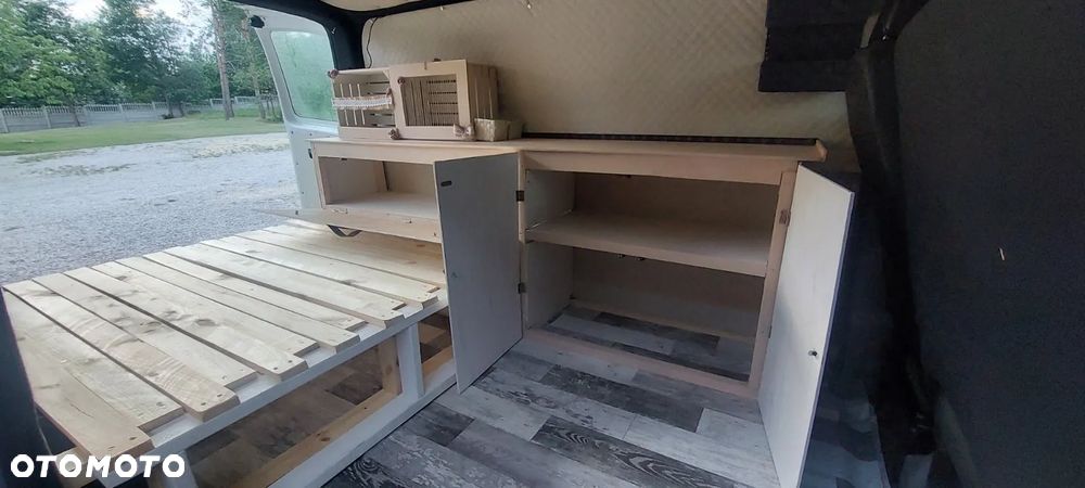 Volkswagen Transporter - 22
