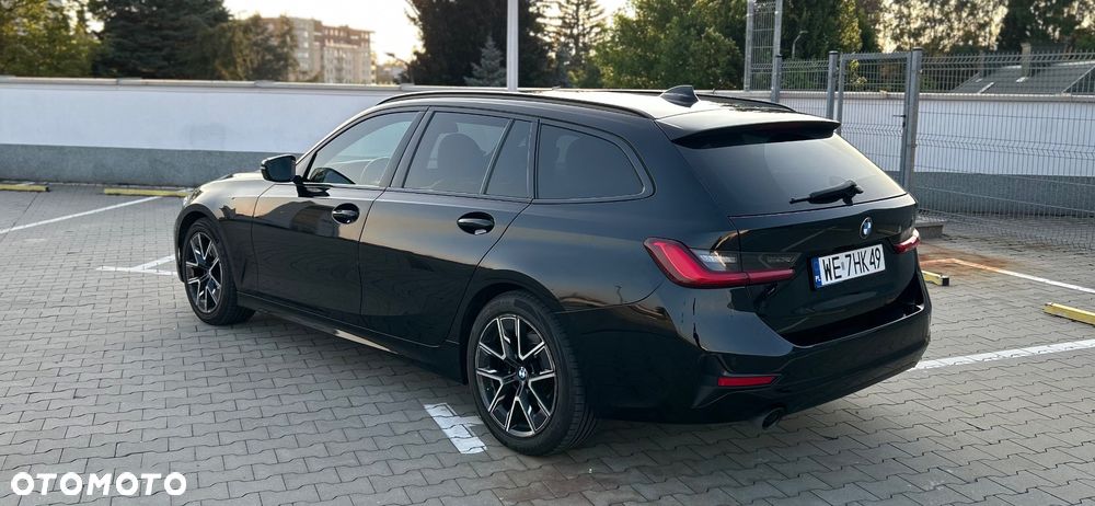 BMW Seria 3 320d xDrive mHEV - 4