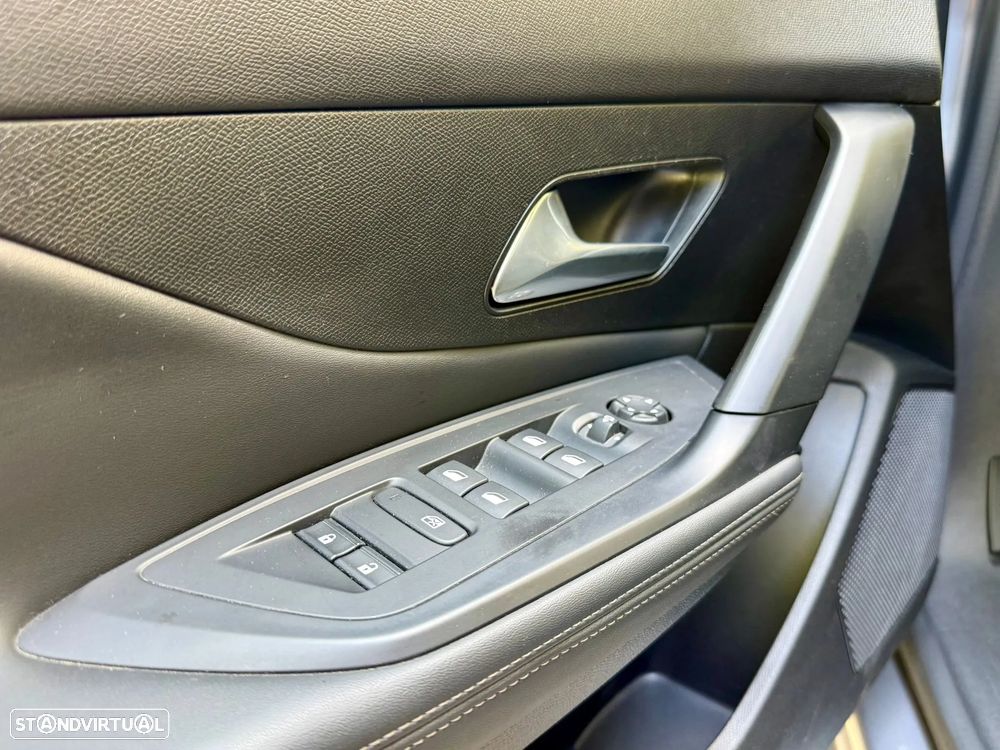 Peugeot 308 SW PureTech 130 Stop & Start Allure - 28