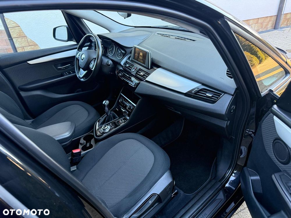 BMW Seria 2 214d - 16