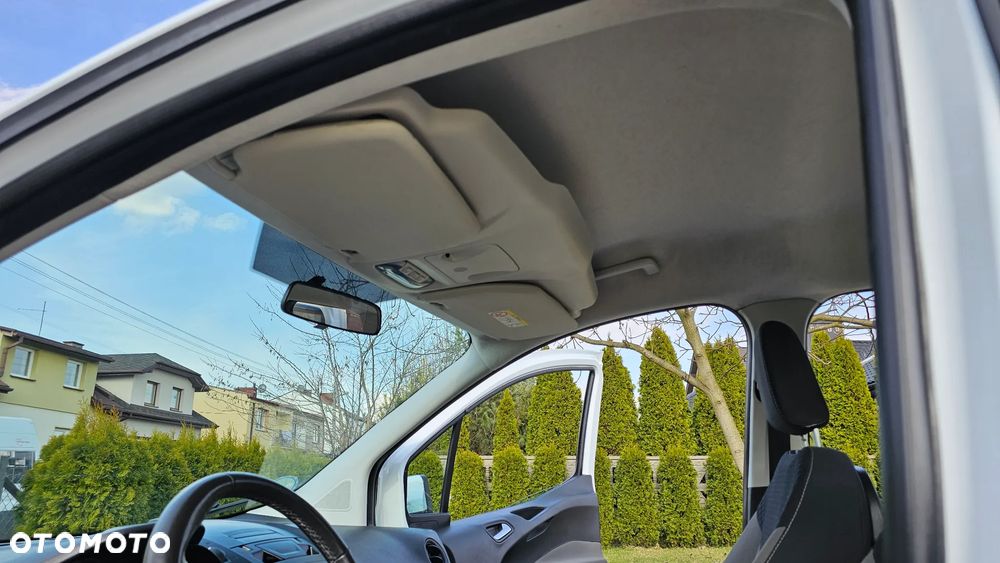 Ford Tourneo Courier 1.5 TDCi S&S Trend - 18