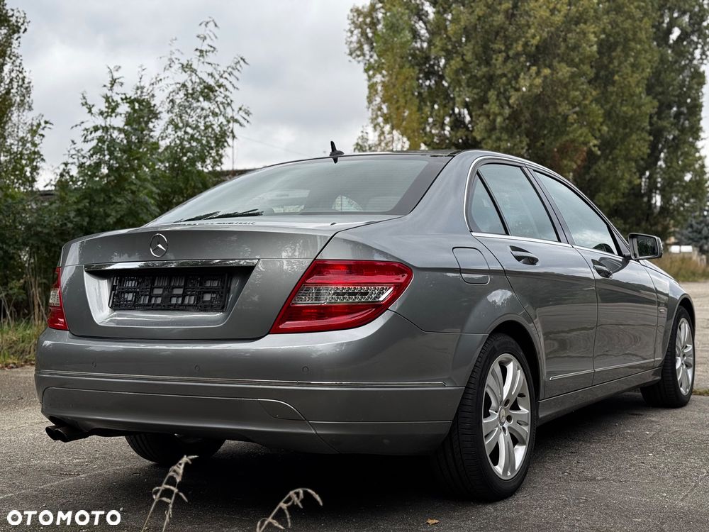 Mercedes-Benz Klasa C 180 CGI Automatik BlueEFFICIENCY Avantgarde - 8