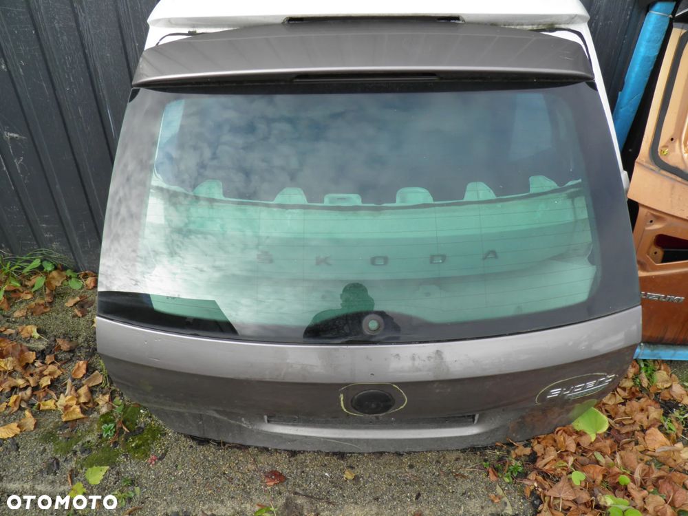 Szyba tylna w klapę SKODA SUPERB II KOMBI 11 ROK - 1