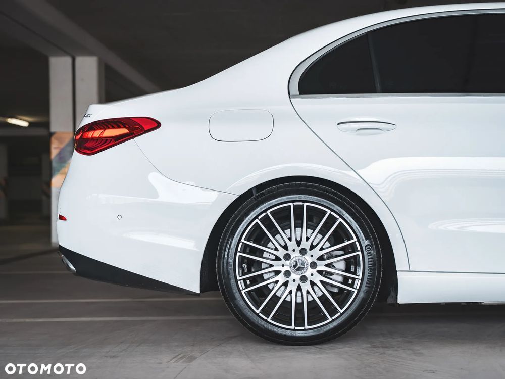 Mercedes-Benz Klasa C 300 4Matic 9G-TRONIC Avantgarde - 14