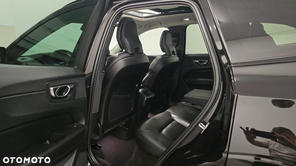 Volvo XC 60 B4 D Ultimate Dark - 15