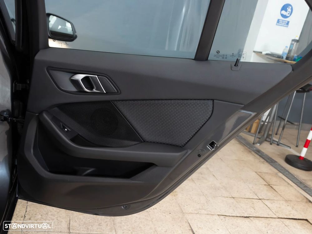 BMW 116 d Corporate Edition Auto - 10