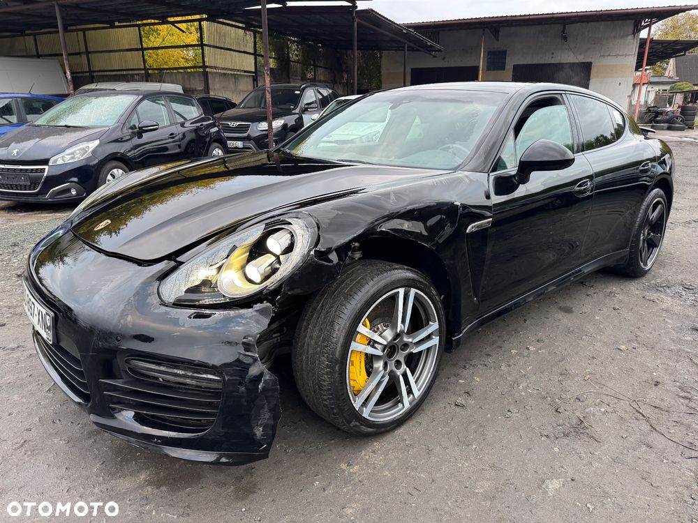 Porsche Panamera GTS PDK - 28