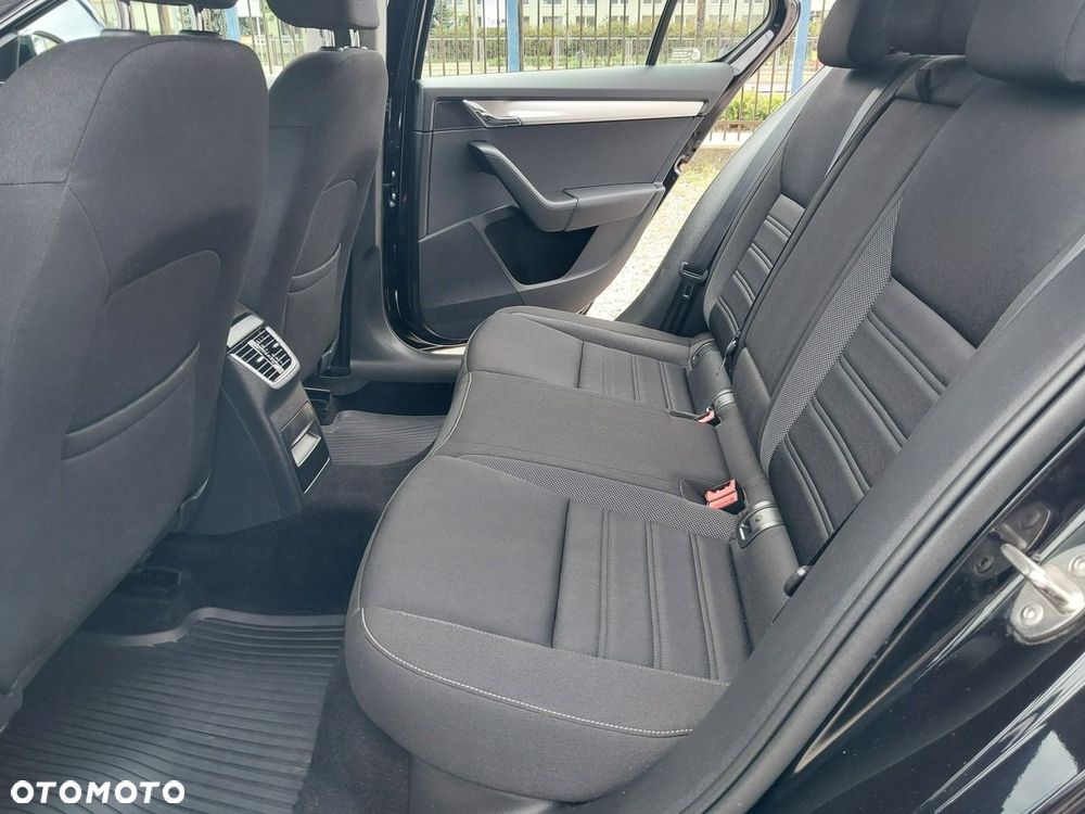 Skoda Octavia 1.4 TSI Ambition - 27