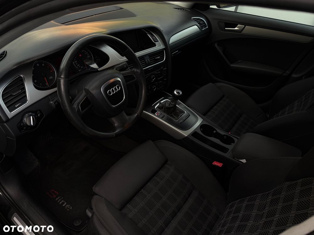 Audi A4 Limousine - 8