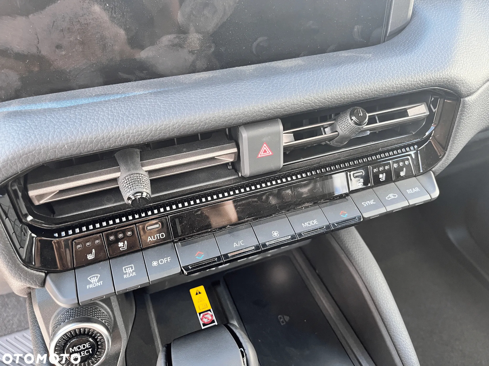 Toyota Land Cruiser - 16