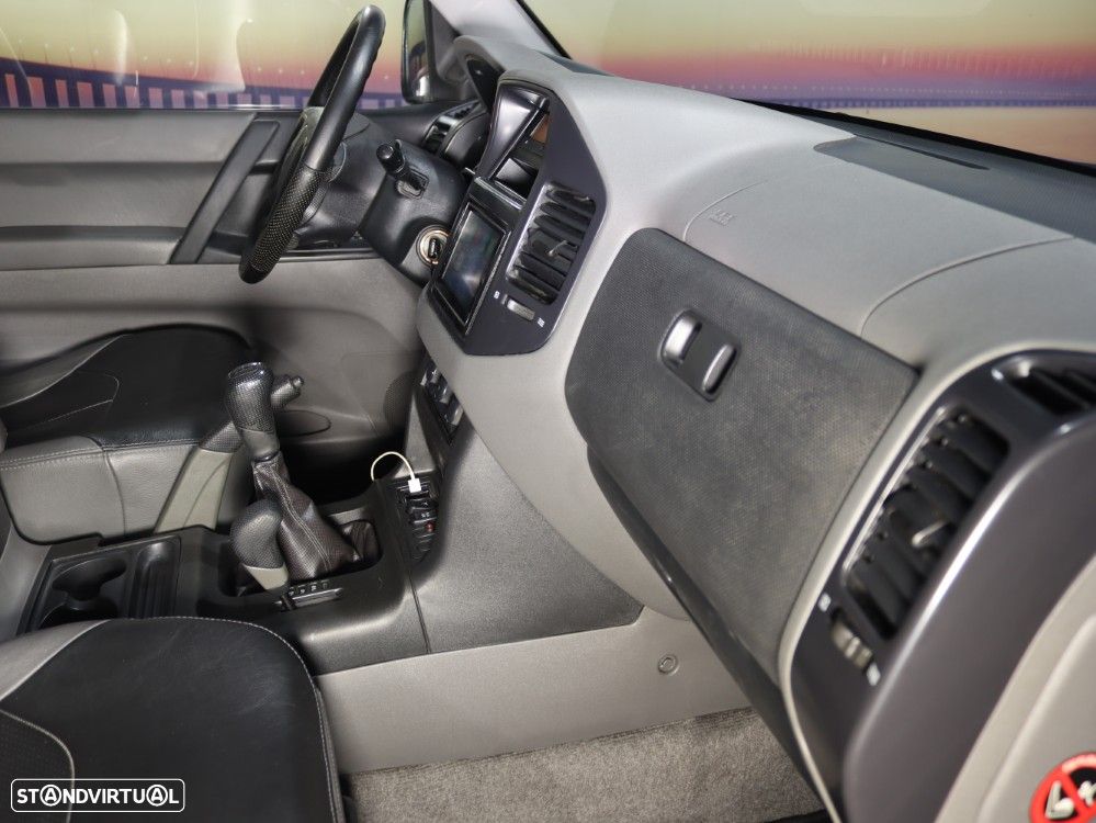 Mitsubishi Pajero 3.2 DI-D GLS ABS - 21