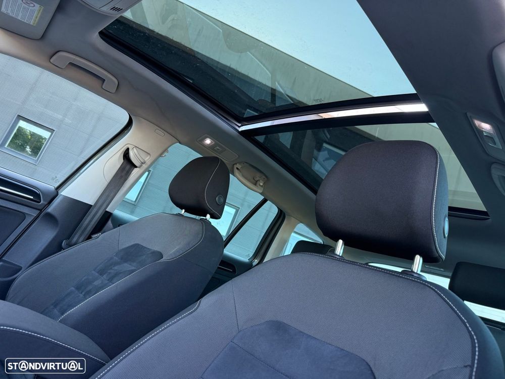 VW Golf Variant 1.6 TDi Highline DSG - 15