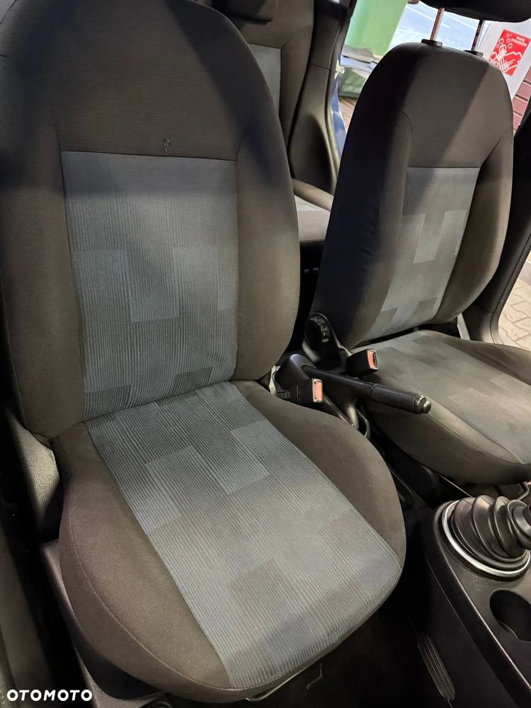 Ford Fiesta 1.4 Ambiente - 31