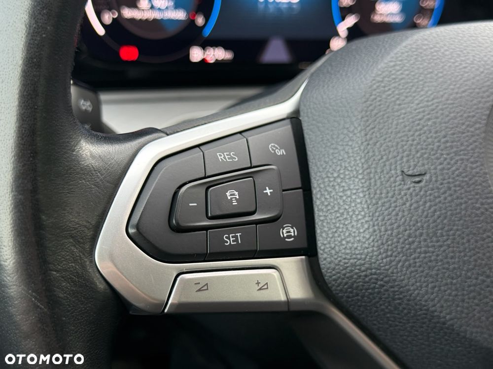 Volkswagen Golf 2.0 TDI Life - 39
