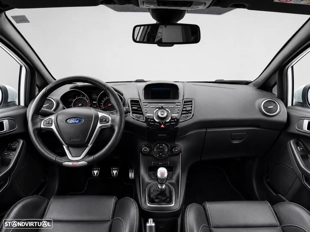 Ford Fiesta 1.6 EcoBoost c/ Pack Pele Desportiva ST - 21