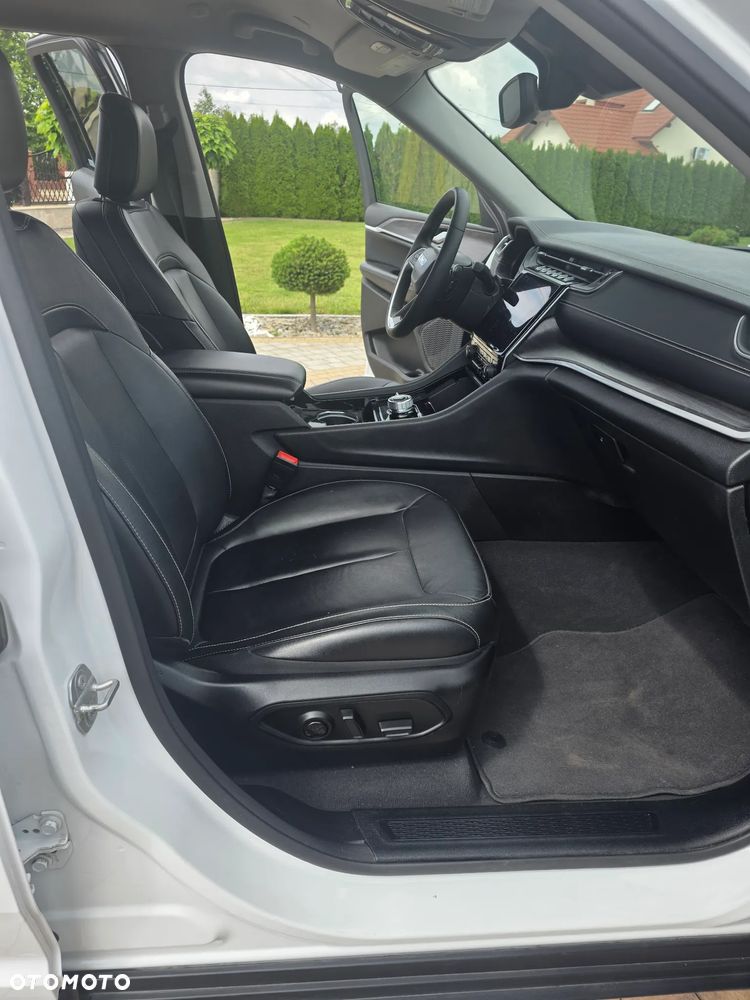 Jeep Grand Cherokee - 18