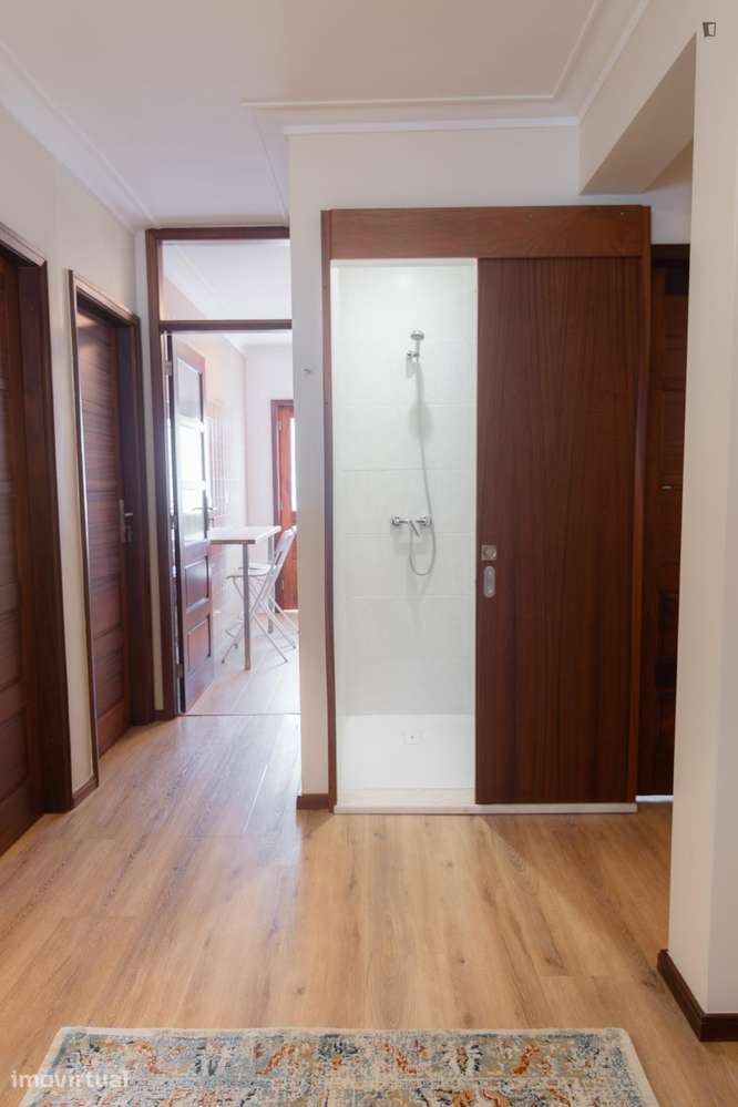 Quarto - localizado em Vila nova de gaia - Grande imagem: 4/14