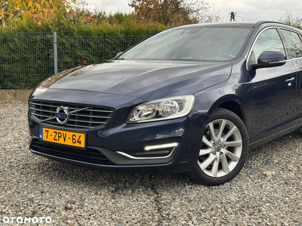 Volvo V60 D2 Summum - 31