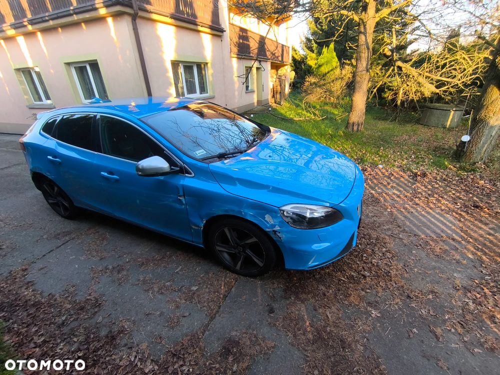 Volvo V40 D2 R-Design - 1