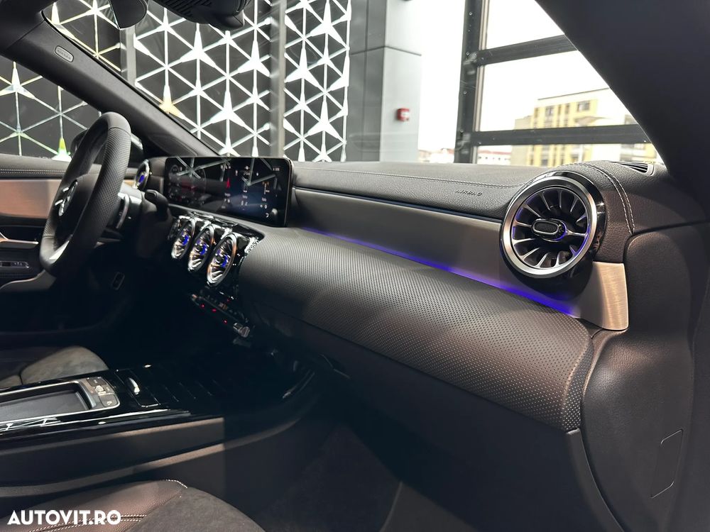 Mercedes-Benz CLA 200 MHEV Coupe - 10