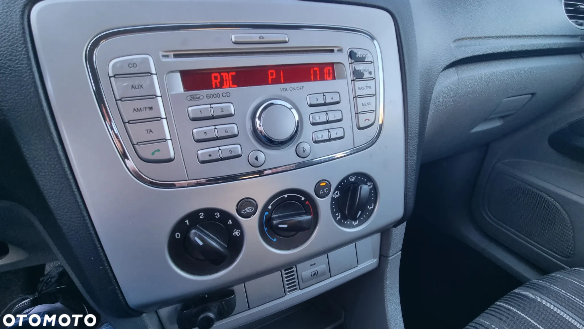 Ford Focus 1.6 Gold X - 24