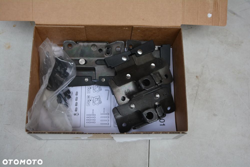 Citroen C5 2008-17  - bagażnik dachowy Thule - 2