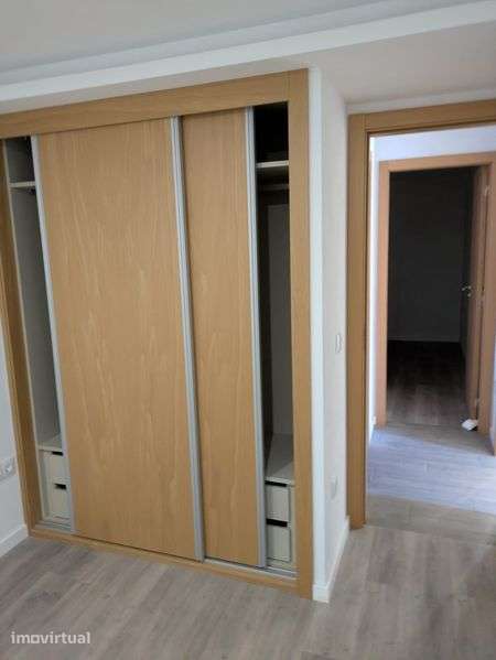 Moradia T2 totalmente renovada - Grande imagem: 5/8