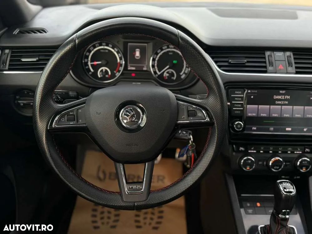 Skoda Octavia Combi 2.0 TDI (Green tec) DSG RS - 13