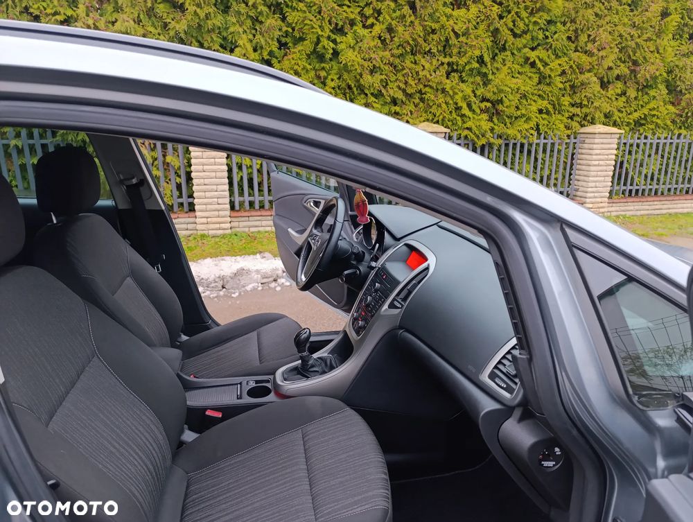 Opel Astra 1.4 ecoFLEX - 19