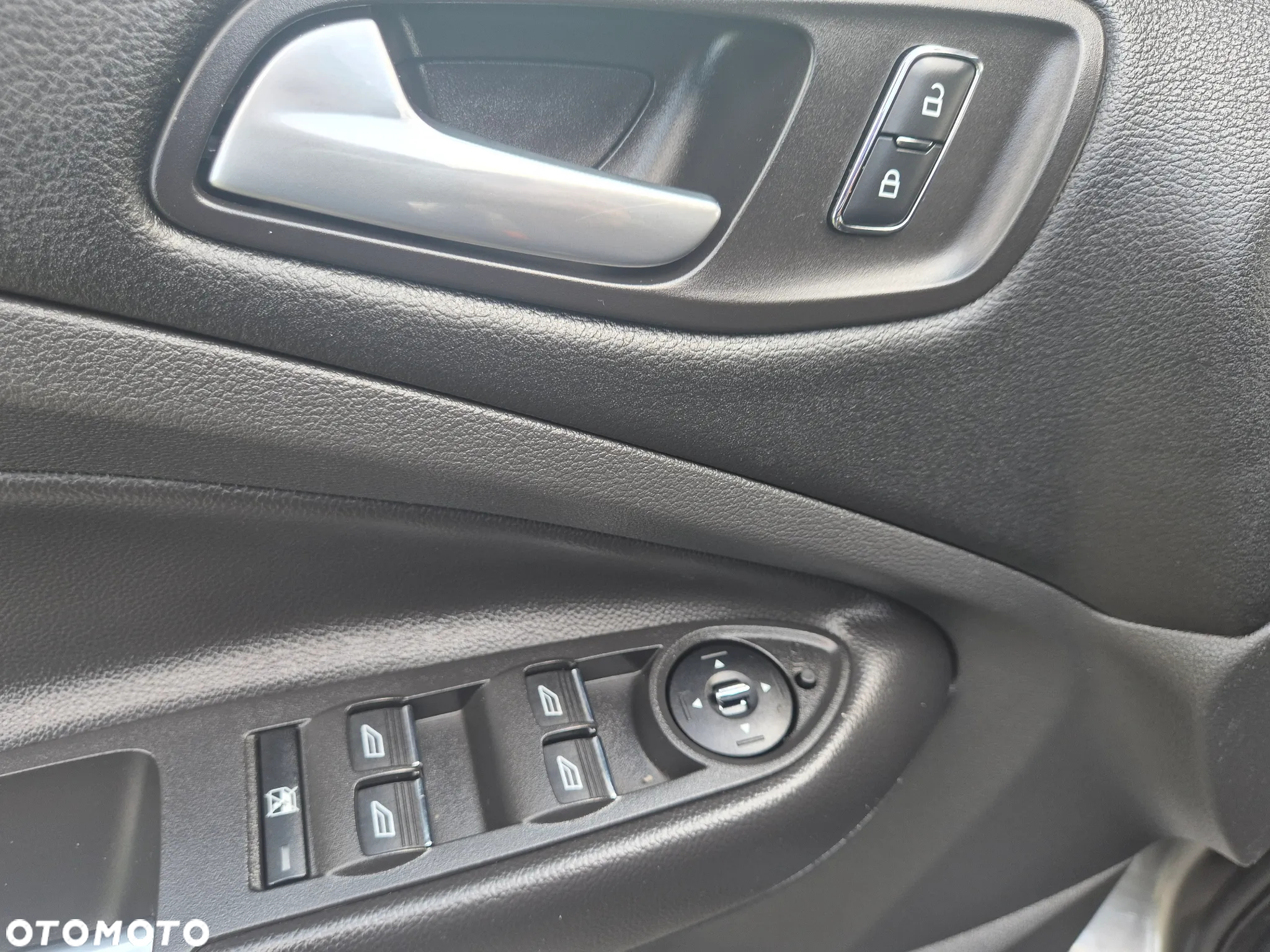 Ford Kuga - 34