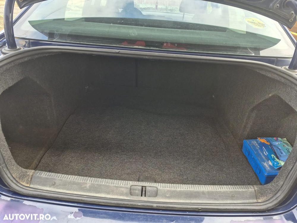 Volkswagen Passat 2.0TDI Trendline DPF - 9