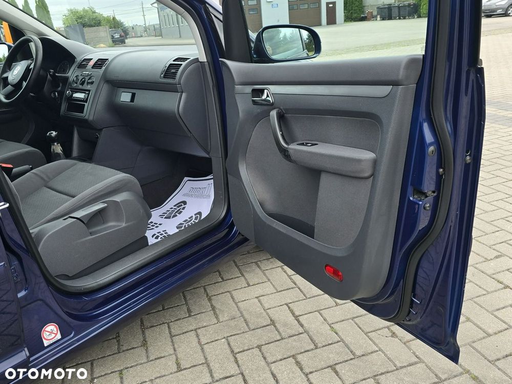 Volkswagen Touran - 23