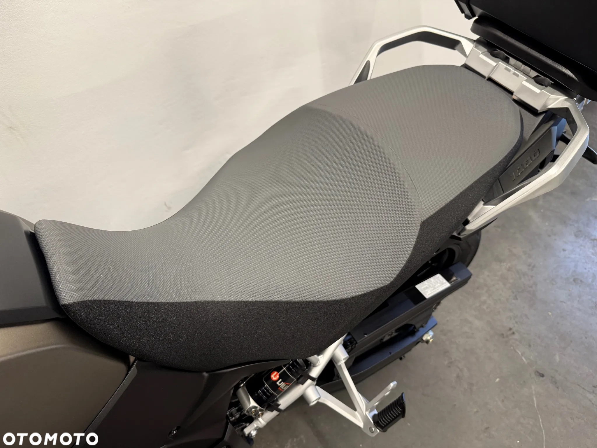 Suzuki V-STROM - 30