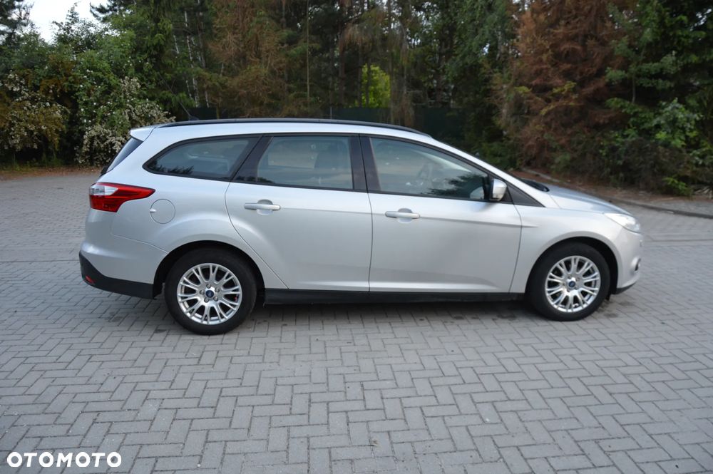 Ford Focus 1.6 TDCi DPF SYNC Edition - 12