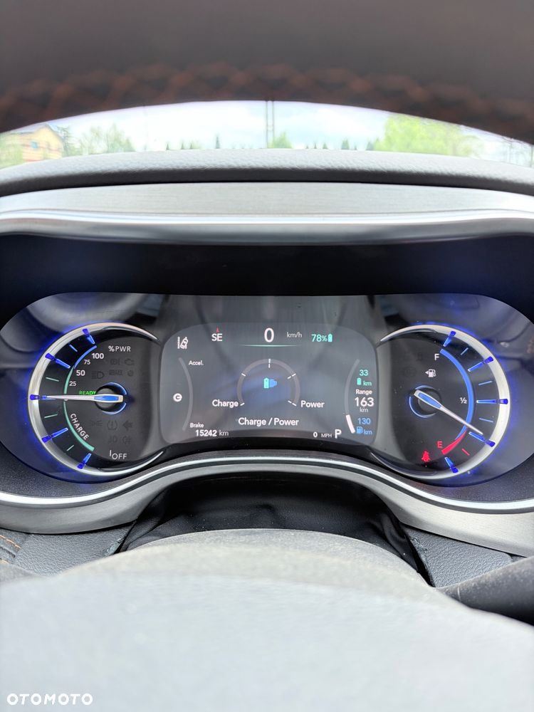 Chrysler Pacifica - 17