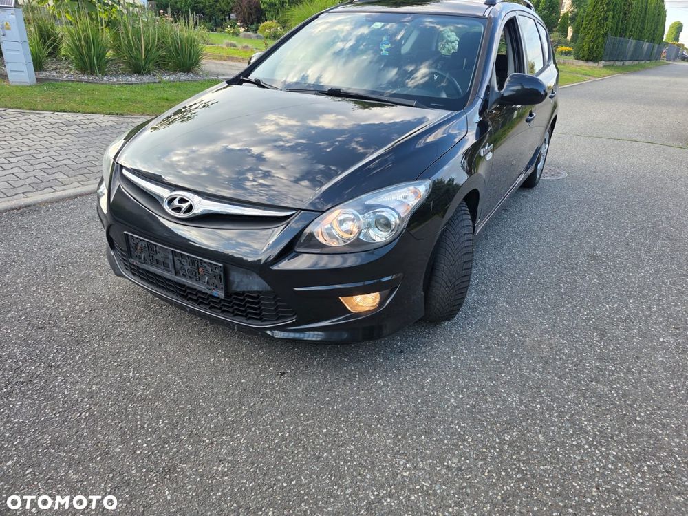 Hyundai i30 1.4 Base + World Cup - 18