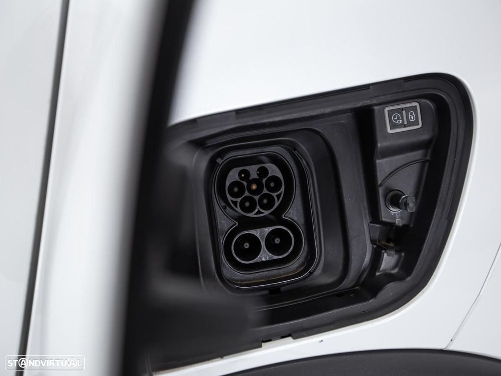 Peugeot e-2008 50 kWh GT - 14