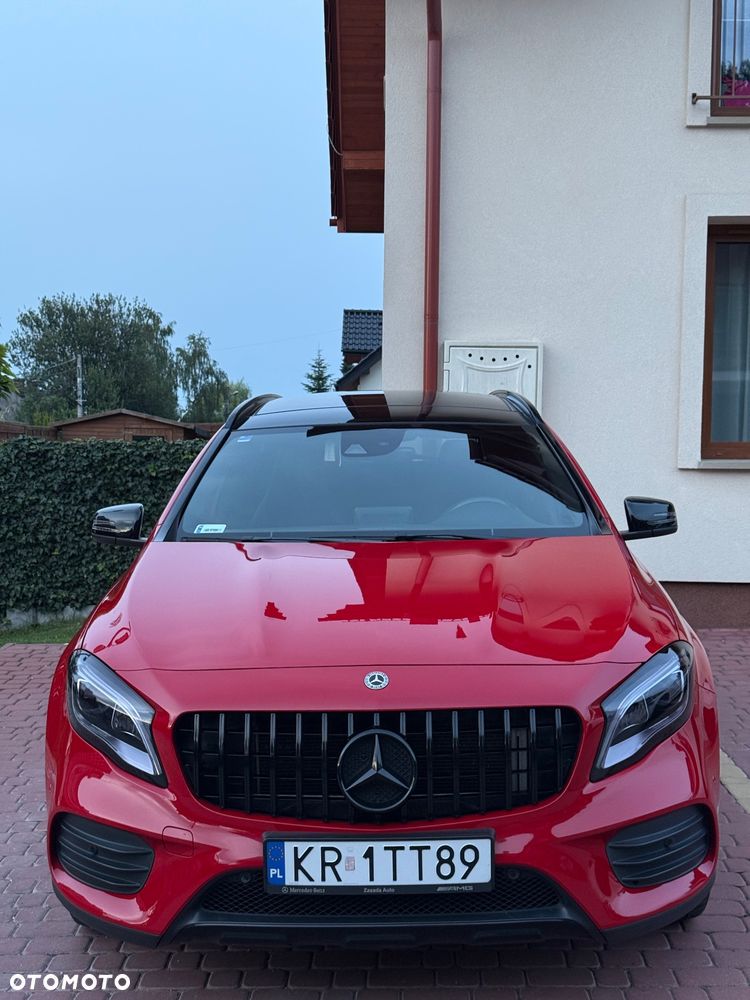 Mercedes-Benz GLA 220 4-Matic AMG Line - 3