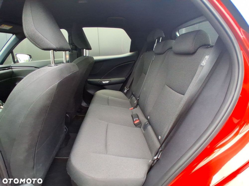 Lexus LBX 1.5 Hybrid - 11