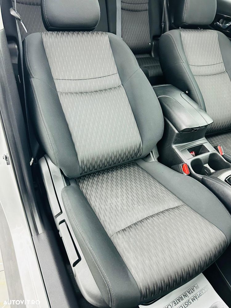 Nissan X-Trail 1.6 DIG-T N-Vision - 26