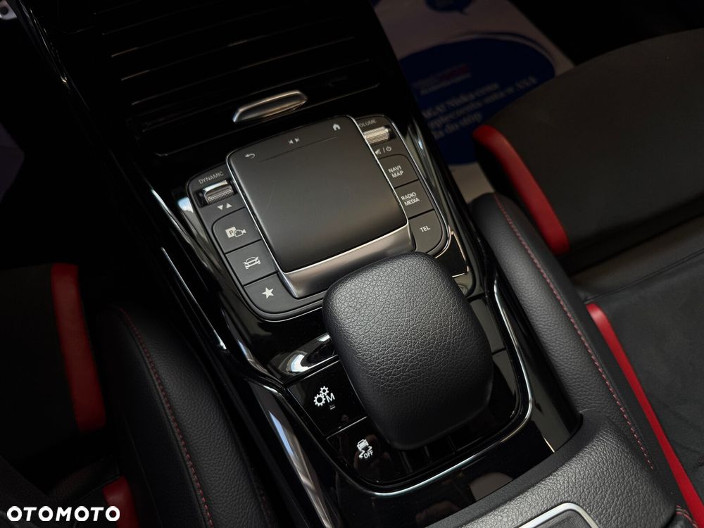 Mercedes-Benz CLA - 27