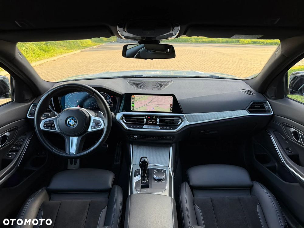 BMW Seria 3 320e M Sport - 14