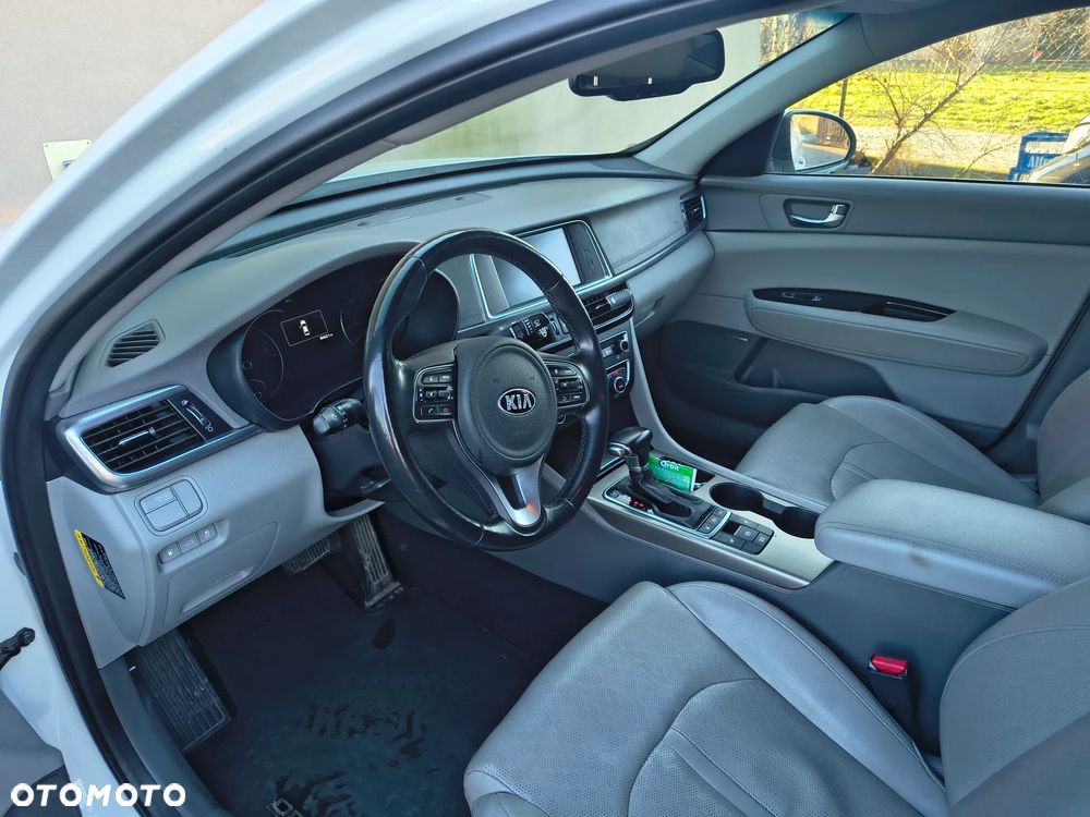 Kia Optima Plug-in Hybrid - 32